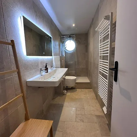 Le Tuc * מסאנז'