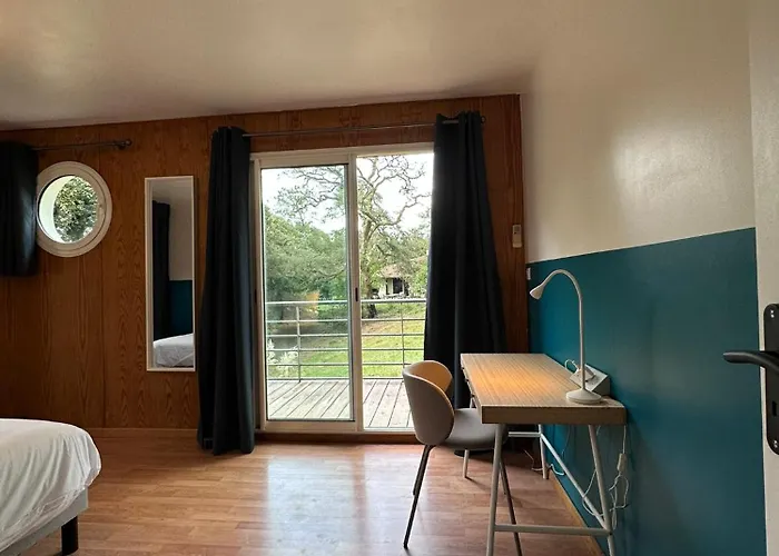 Le Tuc Vandrerhjem *